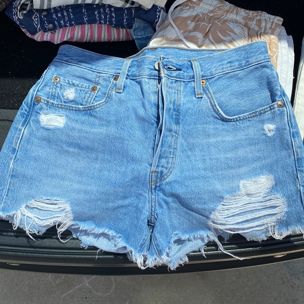Levi’s 501 distressed shorts